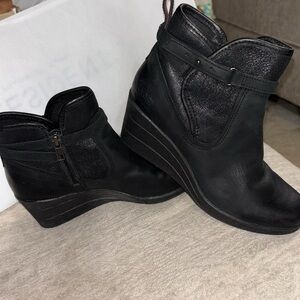 Sz 6 UGG emalie black leather wedge boots waterproof excellent!